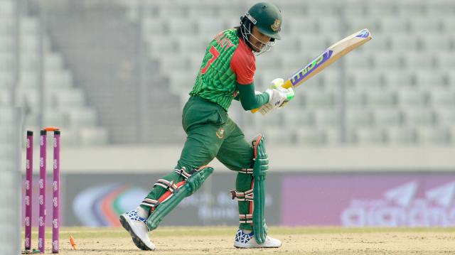 Bangladesh lost 10 wickets in 12 overs