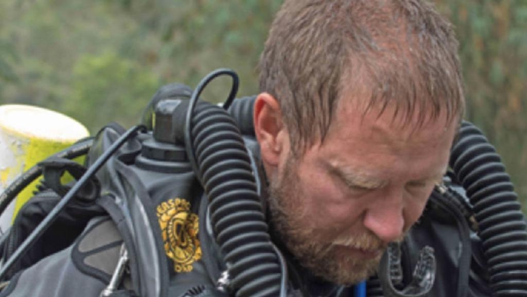 Australian diving doctor stayed with cave boys