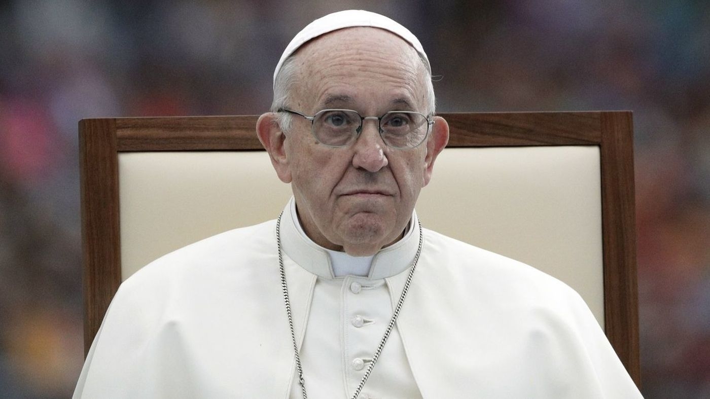 Pope keeps silent on abuse claim letter