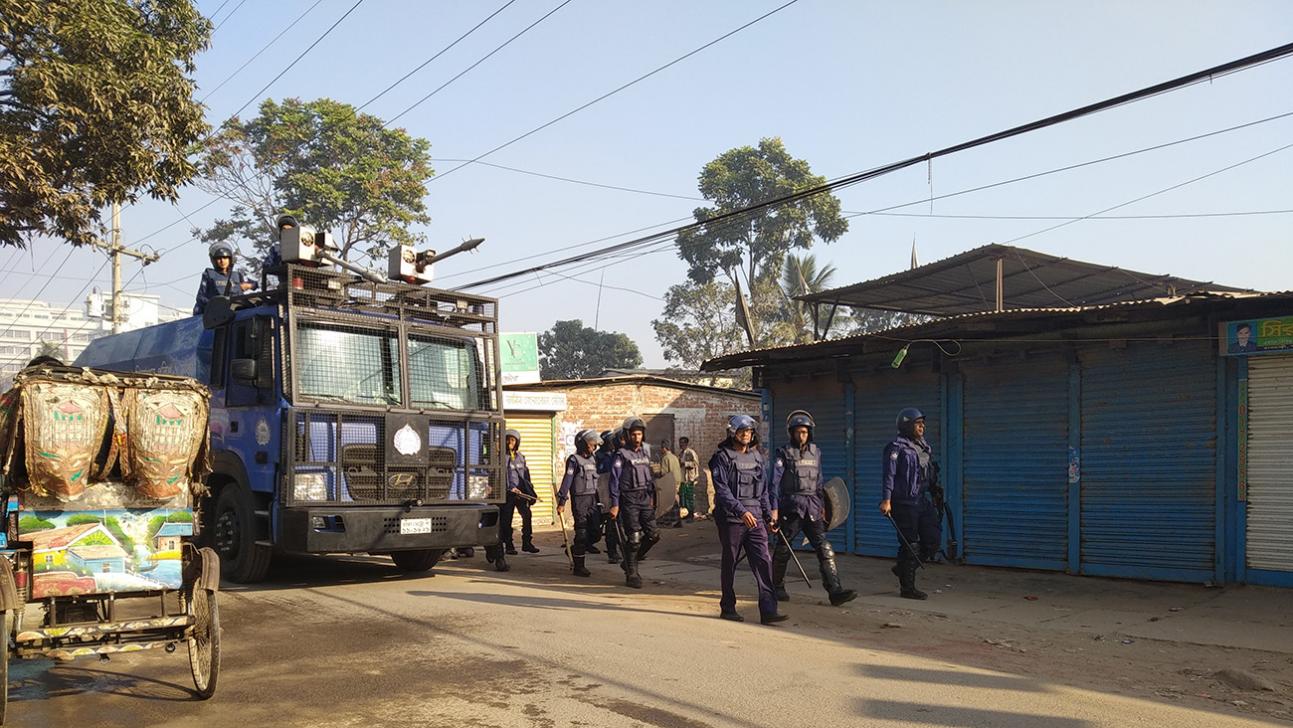 Cops foil garment workers’ demo in Savar
