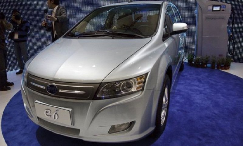 China powers up electric car market