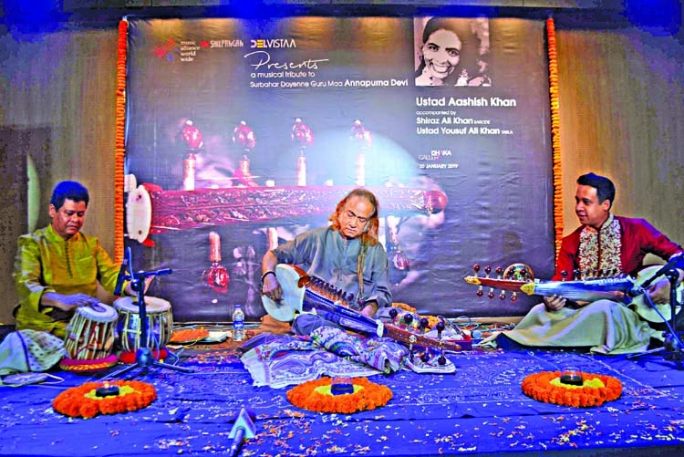 Music maestro Ustad Aashish  Khan mesmerizes Dhaka