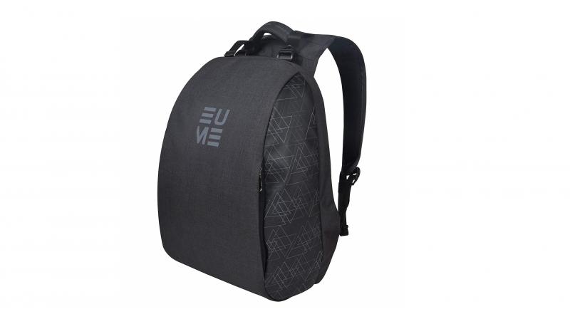EUME massaging backpack review: Get a massage while commuting