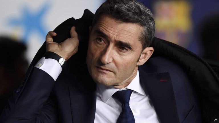 Barca extends contract of coach Valverde