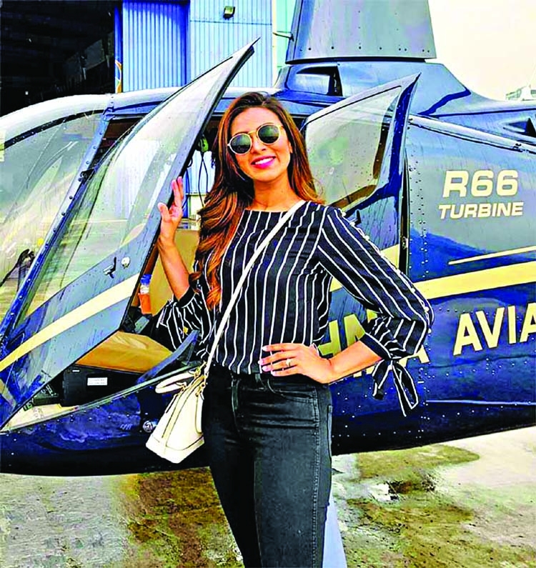 Bidya Sinha Mim attends the show by helicopter