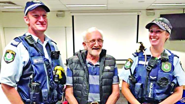 Police reunite lost rat and homeless Australian man
