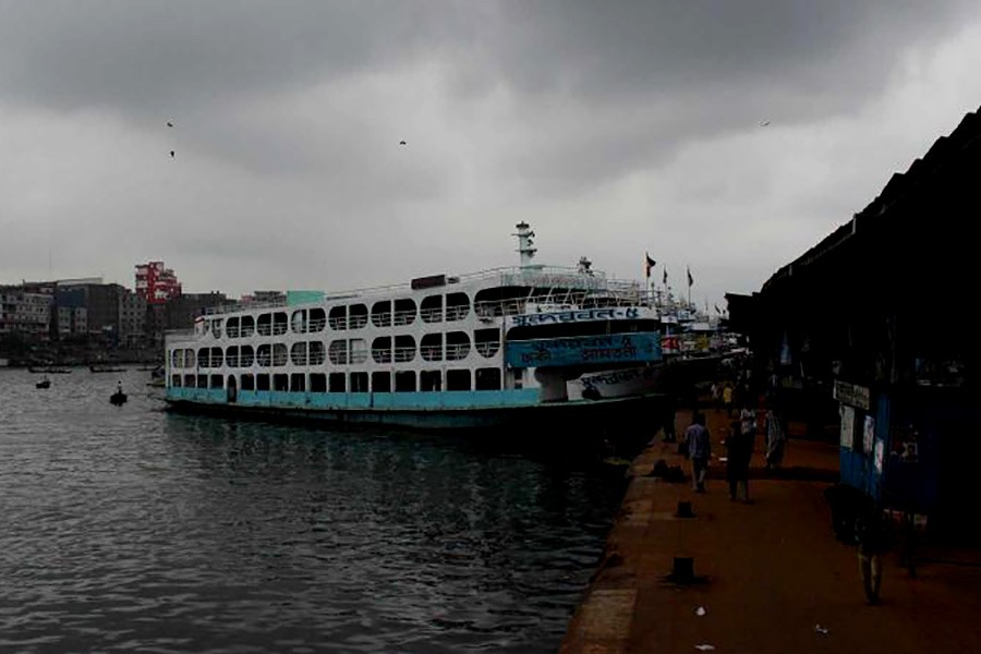 Water transport services suspended as 'Fani' advances