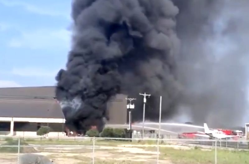 10 killed when small plane crashes on takeoff in Texas