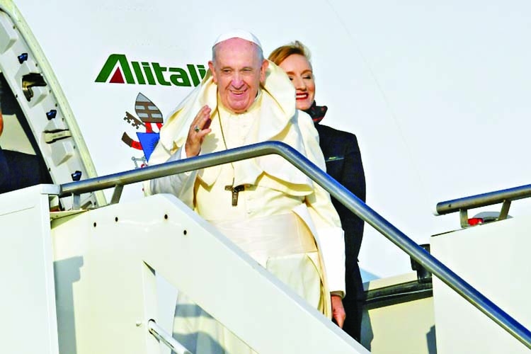 Pope begins Africa tour in violence-hit Mozambique