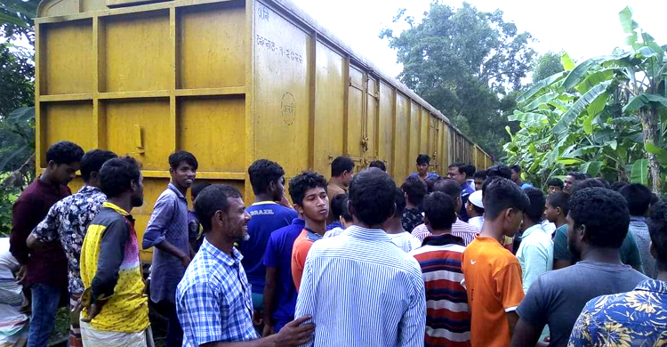 Train communication halted on Kishoreganj-Bhairab route