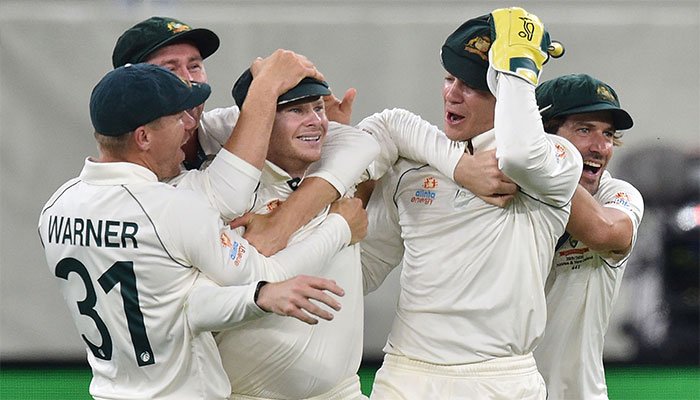 Smith blinder puts Australia on top