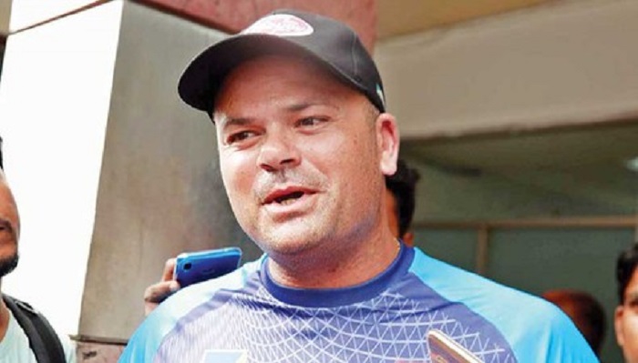 Bangladesh bowling coach Langeveldt quits