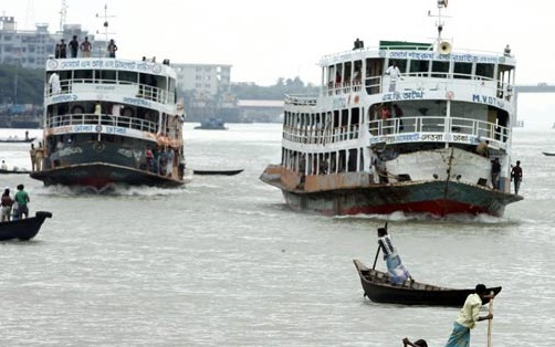 4 killed after trawler sinks in Buriganga