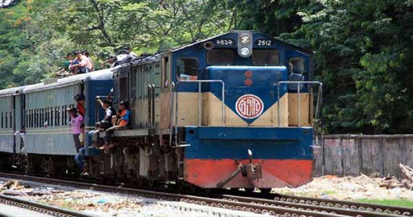 Mymensingh-Ctg train services resume after 10hrs