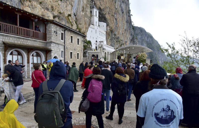Montenegro clashes after priests arrested for lockdown violation