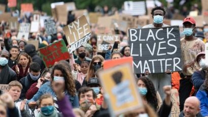 Large anti-racism demonstrations across UK
