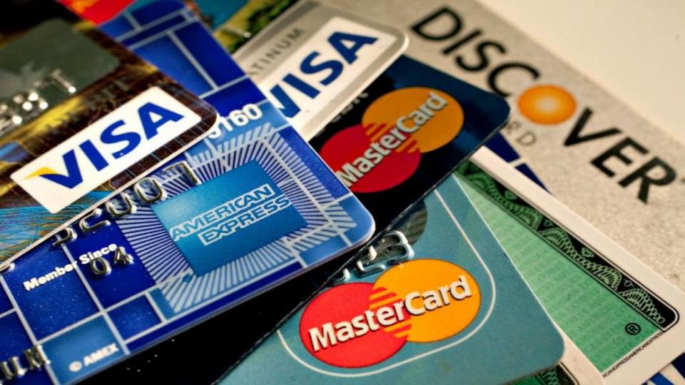 Bangladeshis is now able to use int'l debit cards while travelling