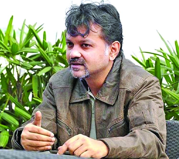 Srijit is busy focusing on the next song of 'Kakababu'