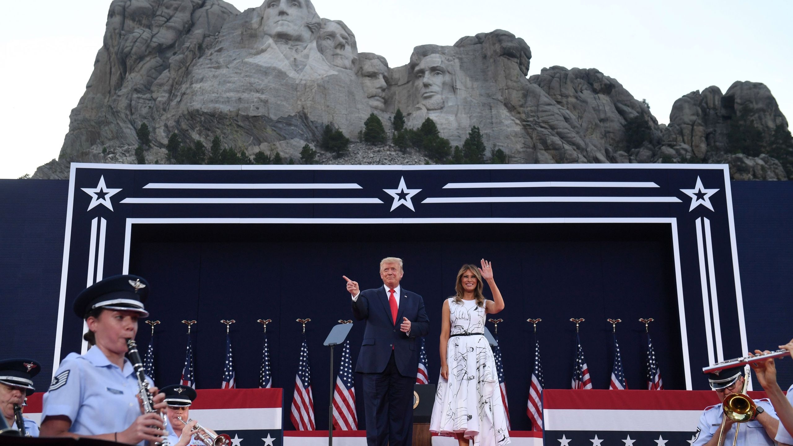 Trump gives speech in Mount Rushmore 4 July event