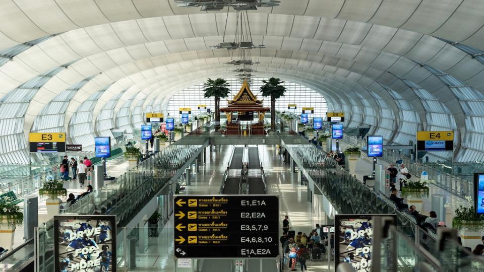 Thailand partially lifts ban on int'l arrival, launches rapid COVID-19 tests