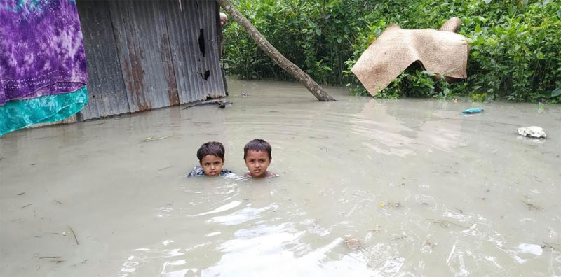 Over 10,000 people marooned as 10 villages in Hatiya flooded
