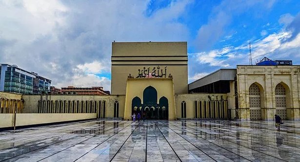 6 Eid-ul-Azha jamaats at Baitul Mukarram