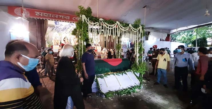 Last tribute pays to CR Dutta at Dhakeshwari Temple