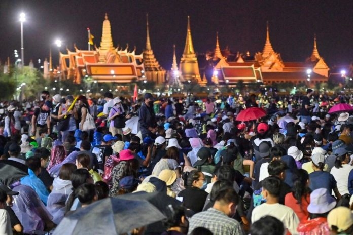 Thai protesters defy monarchy with People’s Plaque