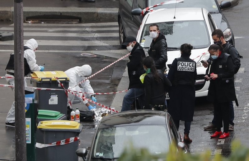Stabbings suspect 'was targeting Charlie Hebdo'