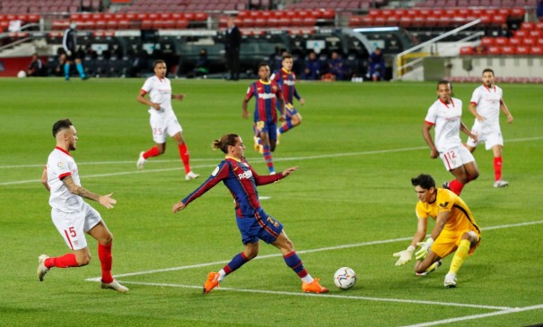 Coutinho off the mark but Barca held by Sevilla