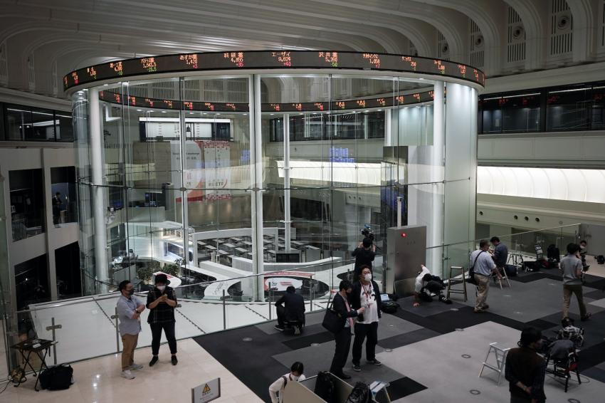 Fujitsu still investigating reason behind Tokyo STOCK MARKET outage, says CEO