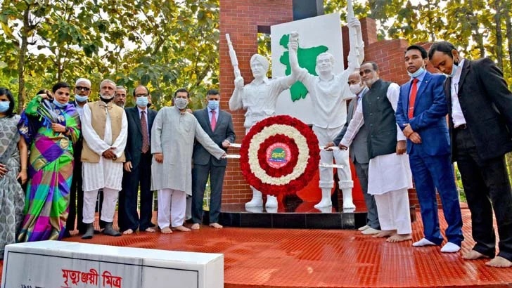 Indian envoy inaugurates 'Mrityunjayi Mitra' sculpture at Sitakunda