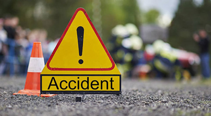 Seven killed in Jhenaidah road accident