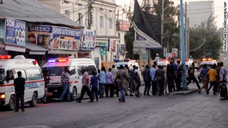 Gunmen attack hotel in Somali capital