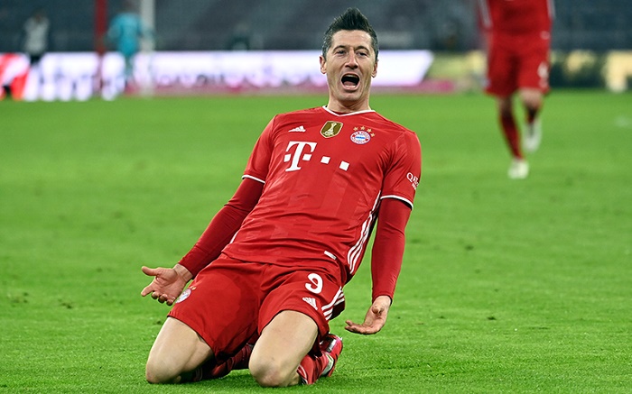 Lewandowski hits hat-trick due to Bayern beat Dortmund