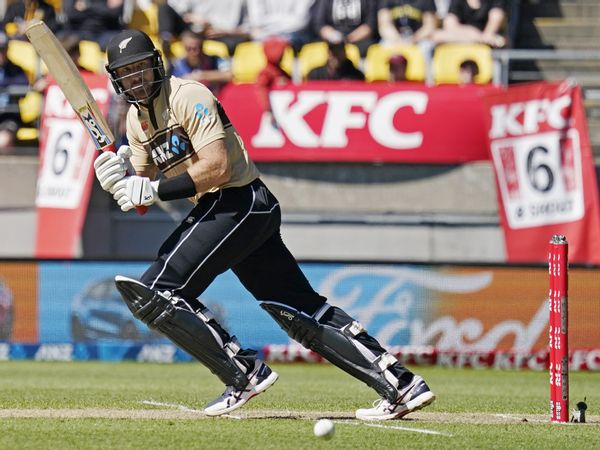 Hot Guptill leads New Zealand to T20 series win against Australia