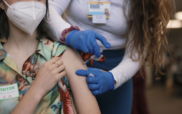 US is investigating heart problem in handful of young vaccine recipients