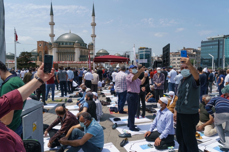Erdogan opens controversial Taksim Square mosque