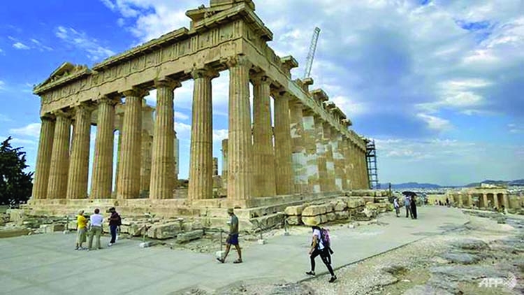 Acropolis makeover stirs Greek antiquity row