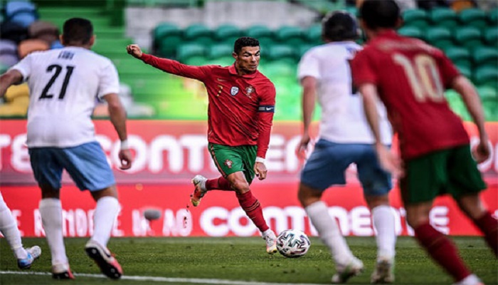 Ronaldo scores mainly because Portugal breeze past Israel