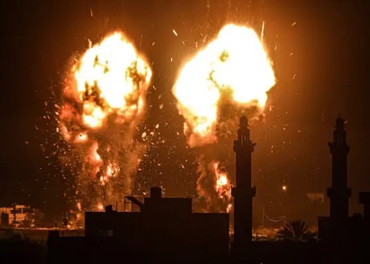 Israel strikes Gaza in response to incendiary balloons