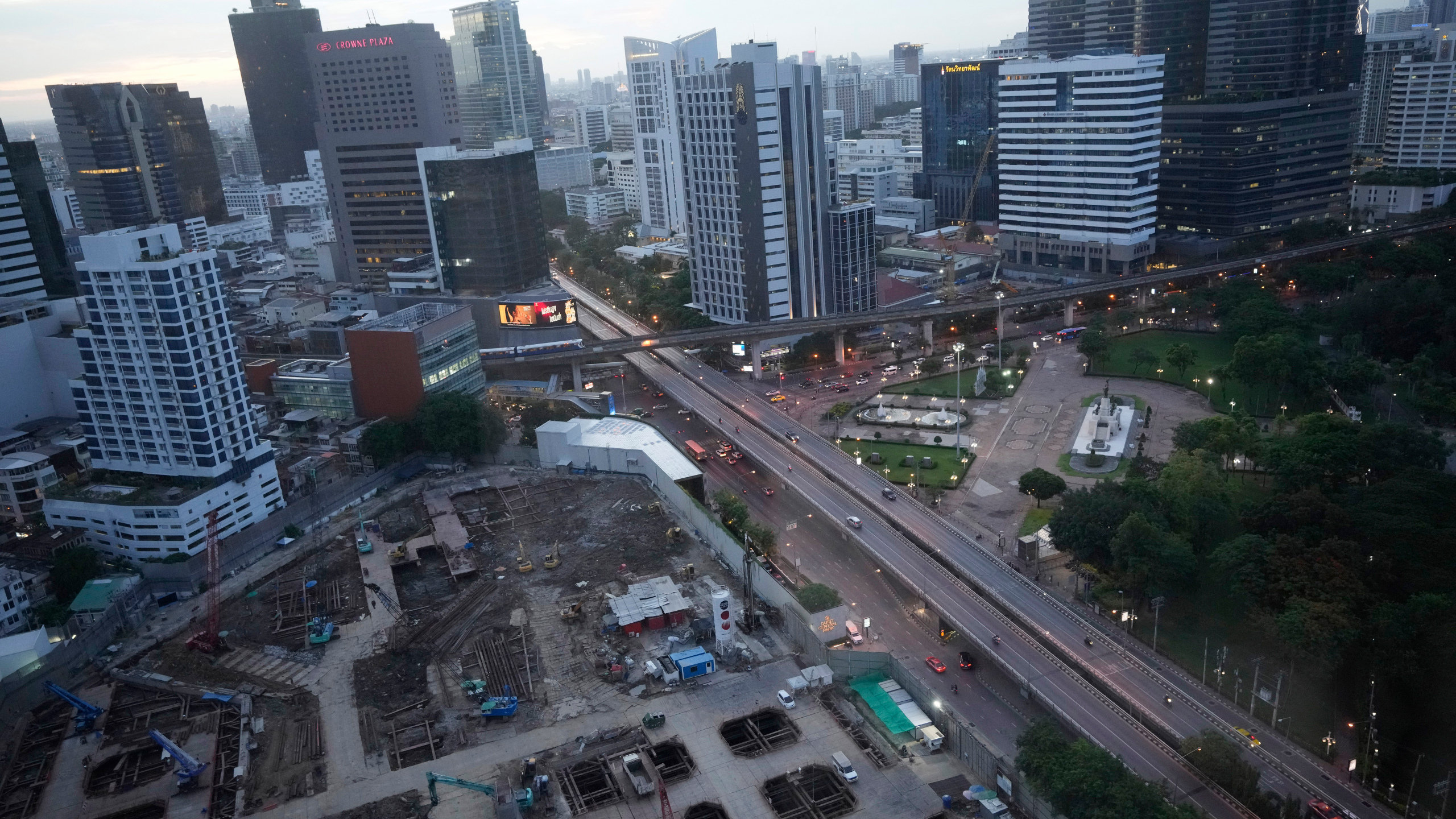 Bangkok,  9 provinces restrict  movements