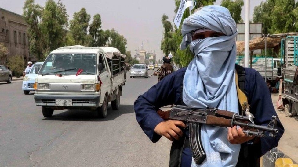 Taliban 'carrying out door-to door manhunt'