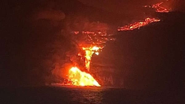 Toxic gas fears as La Palma lava reaches ocean