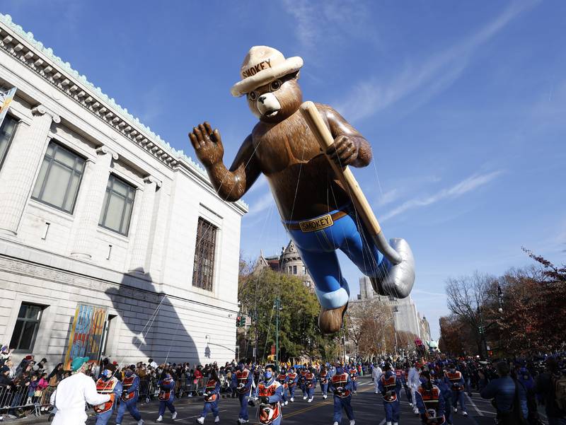 Macy's Thanksgiving Day Parade in 31 photos: clowns, balloons, floats and Santa Claus