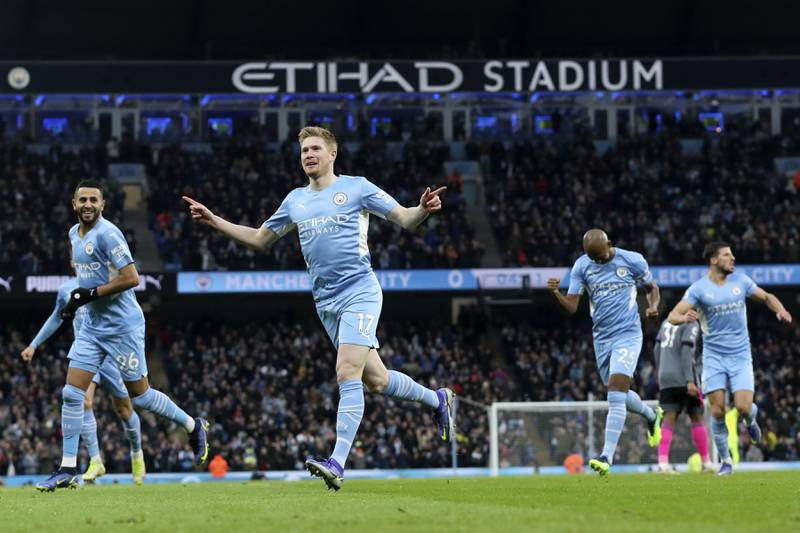 Table-toppers Manchester City beat Leicester in nine-goal thriller