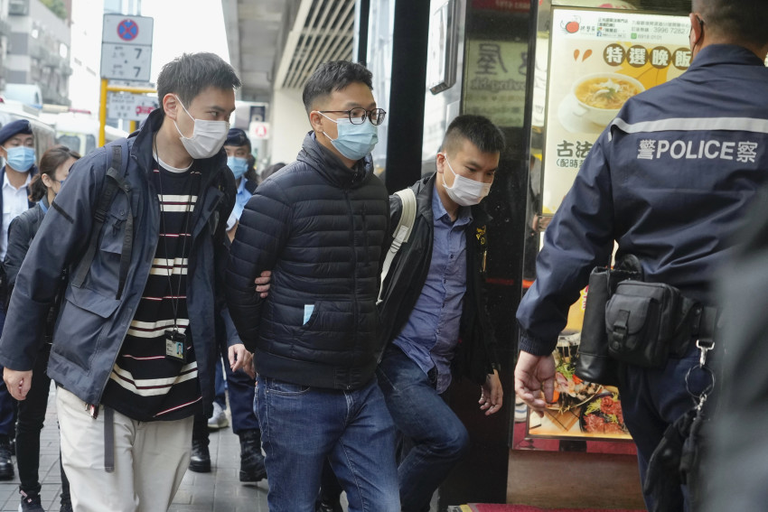 Hong Kong police raid online news outlet; arrest 6 on sedition charges