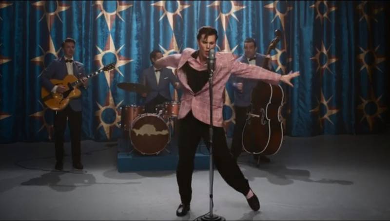 Baz Luhrmanns Elvis trailer released: Austin Butler transforms into Elvis  Presley