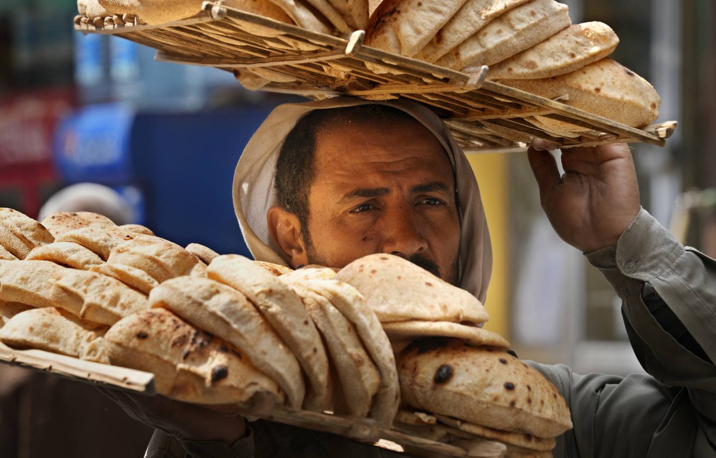 Egyptians struggle to fill Ramadan pantries as food prices rise
