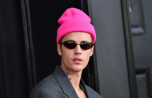 Justin Bieber says he is suffering from facial paralysis